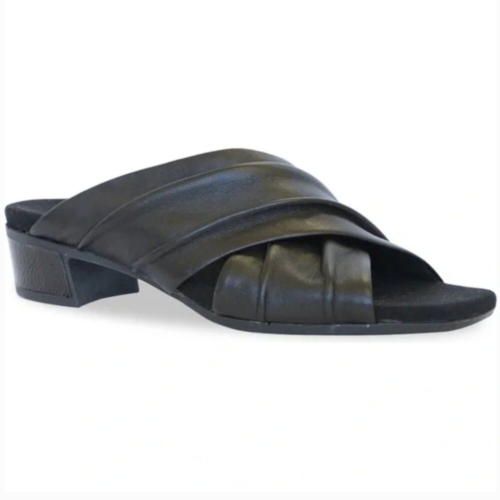 Munro Lee Slide Sandal Size 7M New